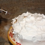 Pile up the meringue, then brown it as you wish!