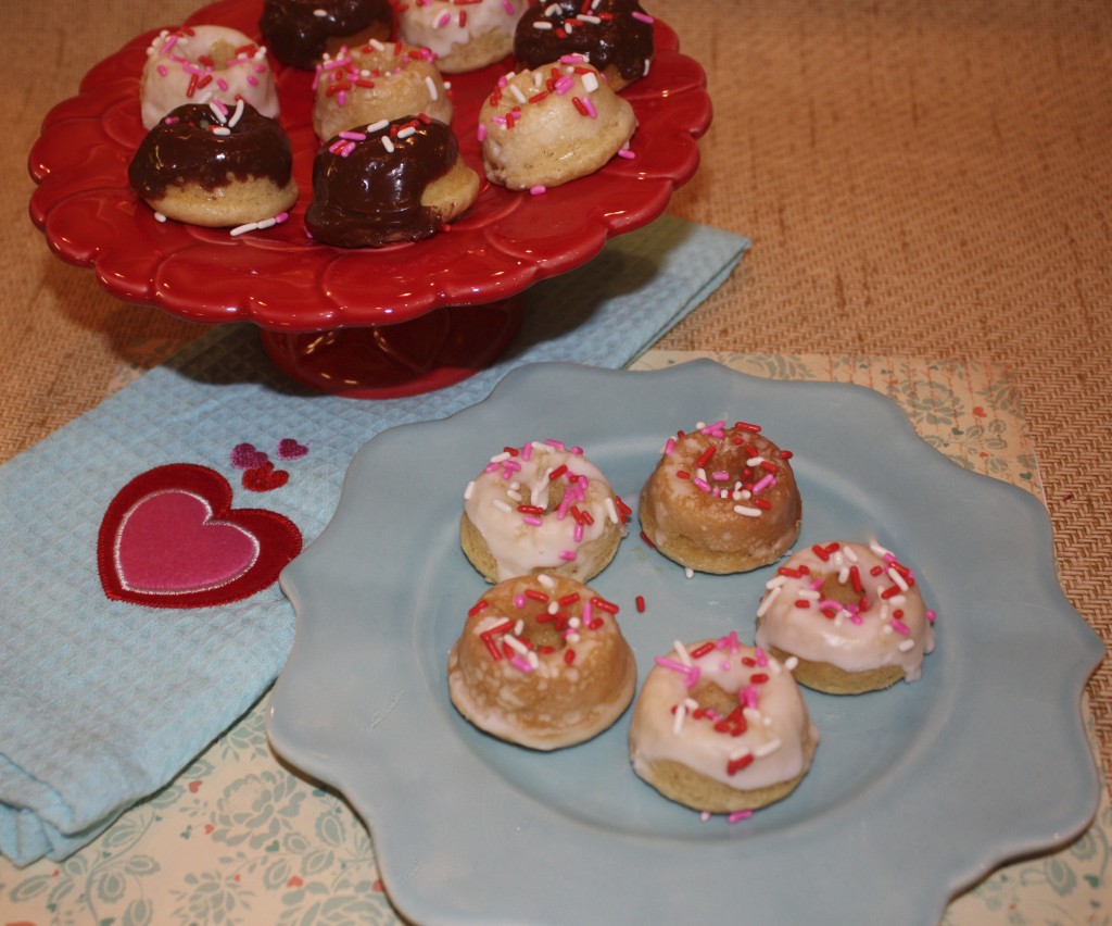 Brunch-Breakfast-mini-donuts-chocolate-almond-glaze