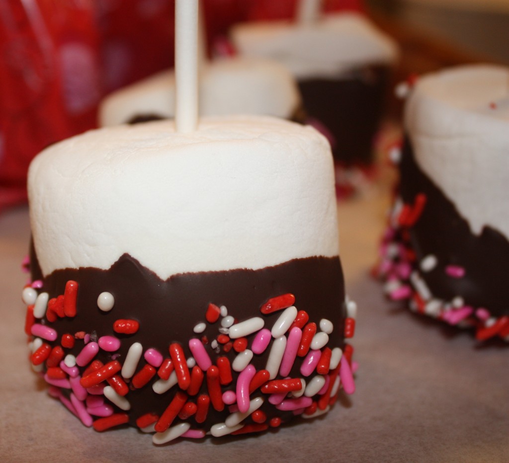 jumbo-marshmallow-stir-stick-valentine's-Day-easy-recipe-gift