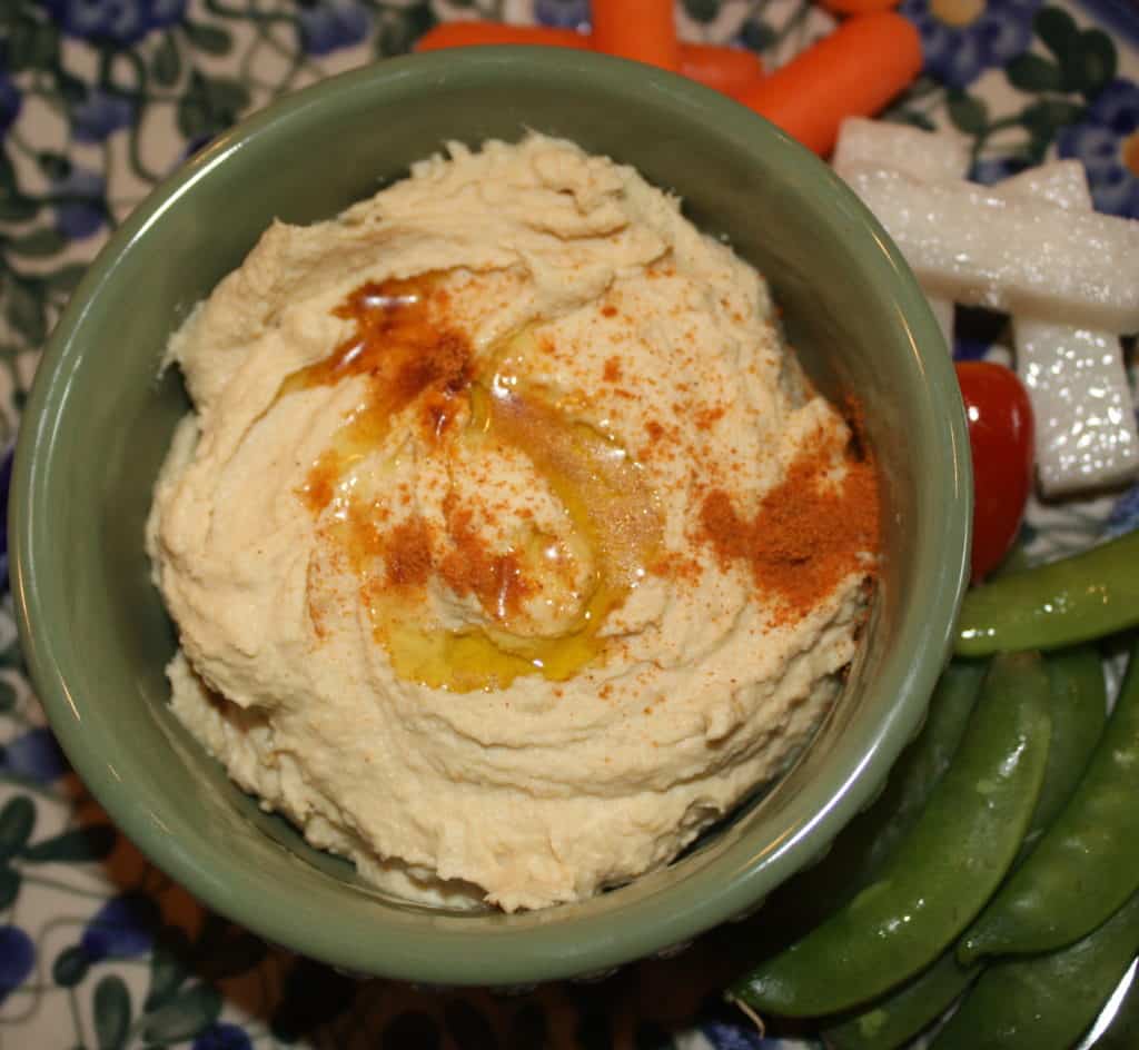 How To Make Homemade Hummus (Easy Recipe)