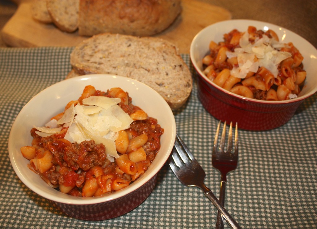 American-classic-macaronni-beef-easy-homemade-pasta-dish