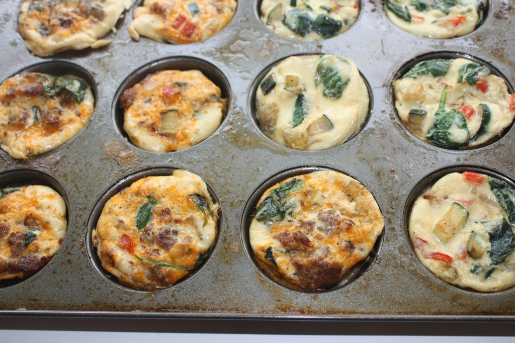 Egg Muffin Cups with veggies and sausage! Make these for a nutritious breakfast on the go. #egg #breakfast #healthy | www.thefoodieaffair.com