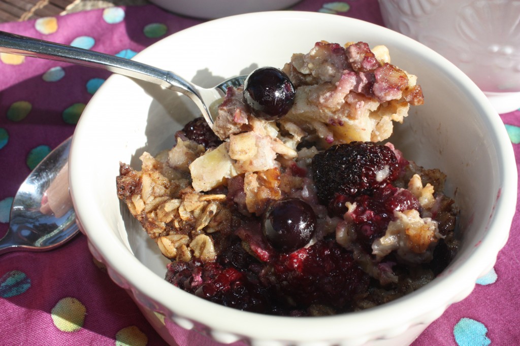 Baked oatmeal with mixed berries