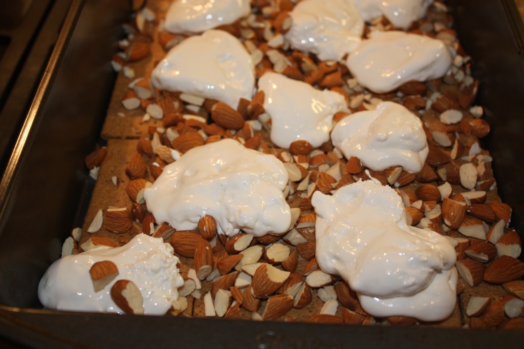 Rocky Road Bars - The Foodie Affair #dessert #chocolate #easy #recipe #bars #marshmallow