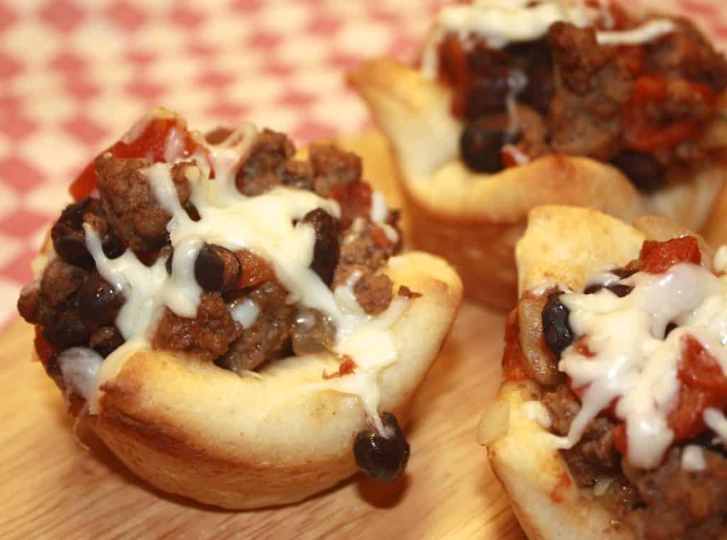 Individual Pizzas - Meatza Recipe - The Foodie Affair