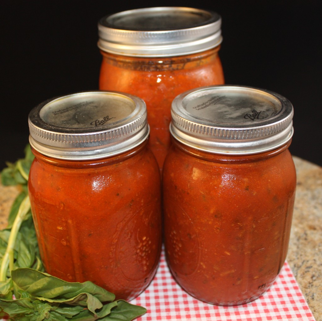 Meaty Crockpot Pasta Sauce with a delicious blend of simple spices #slowcooker #pasta #sauce | www.thefoodieaffair.com