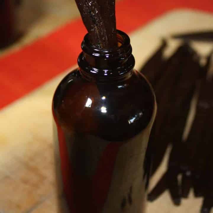 Homemade Vanilla Extract - The Foodie Affair