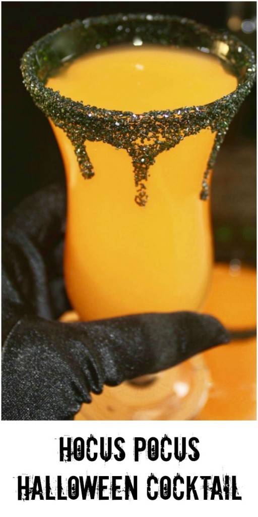 Muhaahaahaa! Hello my pretties! Cast a spell on your guests with this Hocus Pocus Halloween Cocktail! #Halloween #cocktail #drink #easyrecipe #partyidea | www.thefoodieaffair.com