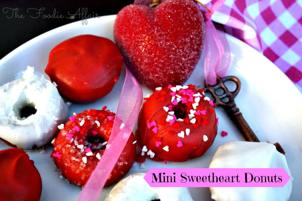 Mini baked sweetheart Donuts #baked #Valentine #donuts | www.thefoodieaffair.com