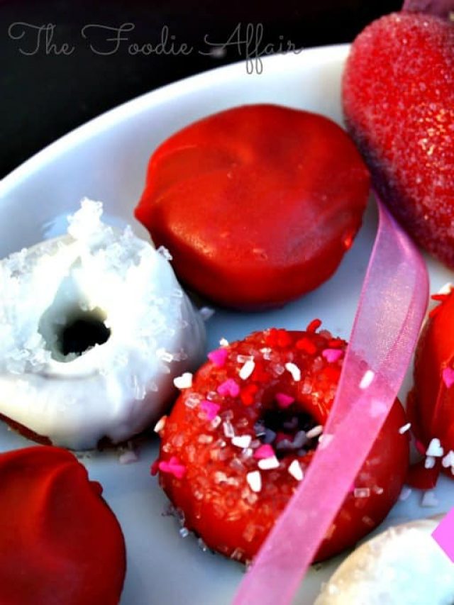 Mini Baked Donuts For Valentine’s Day Story