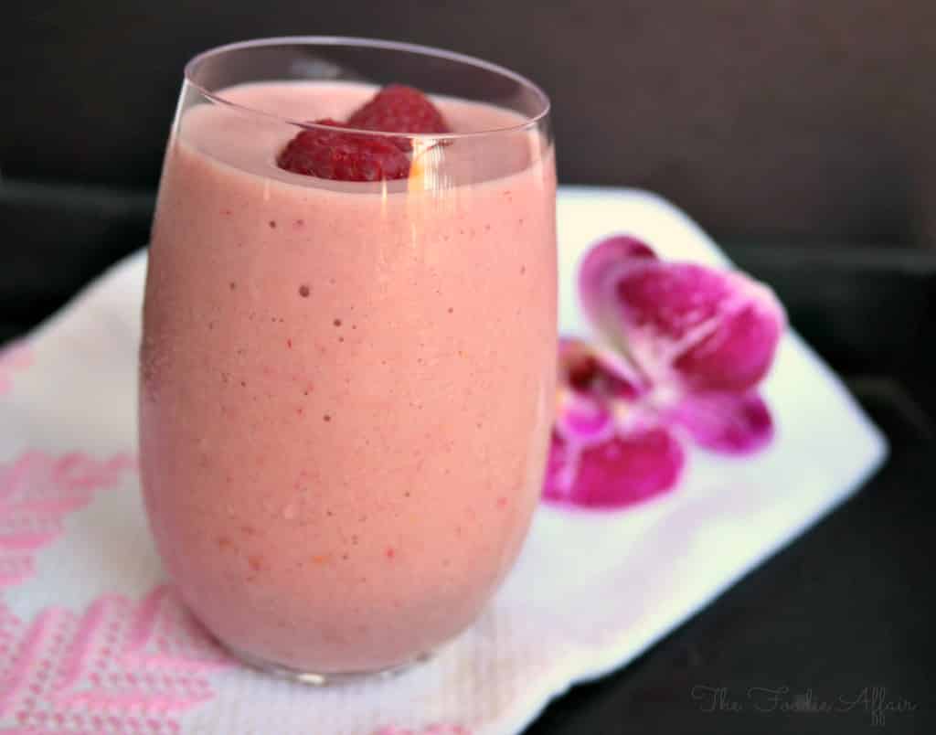 Peanut Butter Berry Smoothie - The Foodie Affair