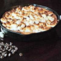 Chocolate Chip S'mores Skillet Cookie - The Foodie Affair