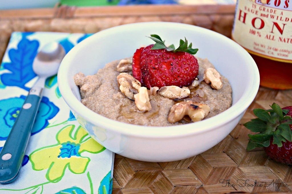 Amaran Porridge with vanilla and honey in a white cereal bowl