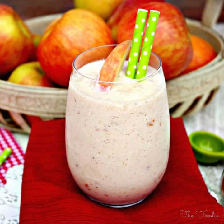 Apple Spice Smoothie - The Foodie Affair