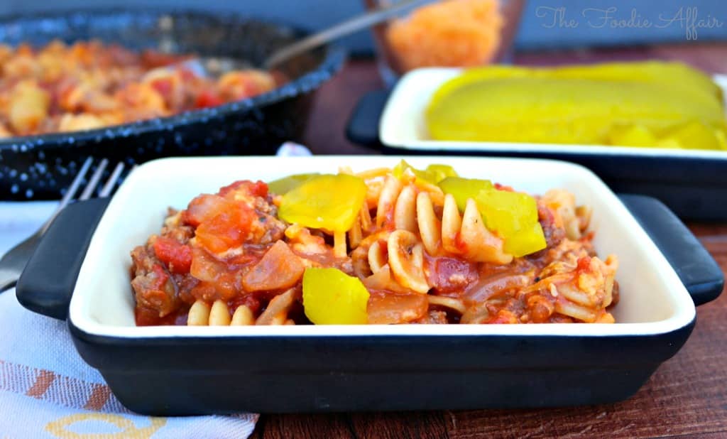 https://www.thefoodieaffair.com/wp-content/uploads/2014/11/Cheeseburger-Pasta-Skillet-B.jpg