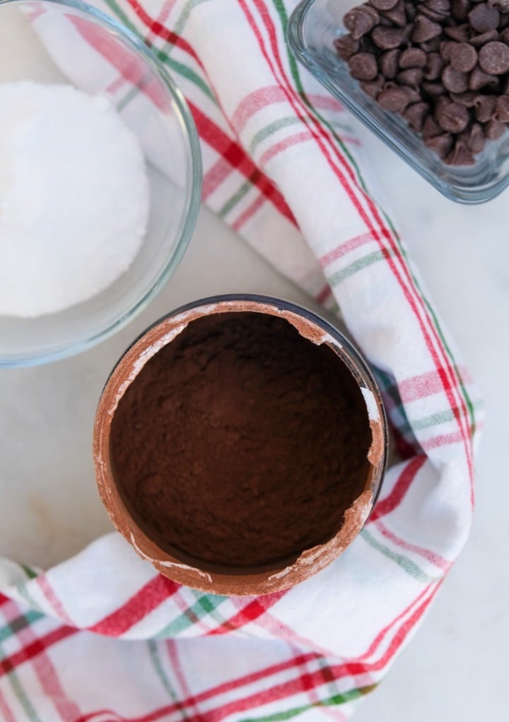 Ingredients to make homemade hot cocoa mix. 