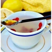 Get back on schedule and return to a simple diet after the holidays. This Lemon Ginger Detox Drink will help boost energy and helps flush toxins and fat right out of our bodies. #tea #detox #drink #diy #homemade | www.thefoodieaffair.com