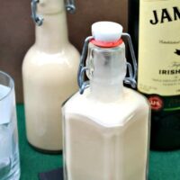 Homemade Irish Cream! This copycat Bailey's recipe is easy to make and can be added to recipes for a extra kick of flavor | www.thefoodieaffair.com