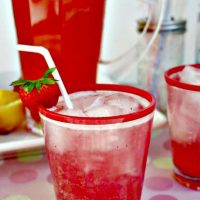 Sparkling Strawberry Lemonade - The Foodie Affair