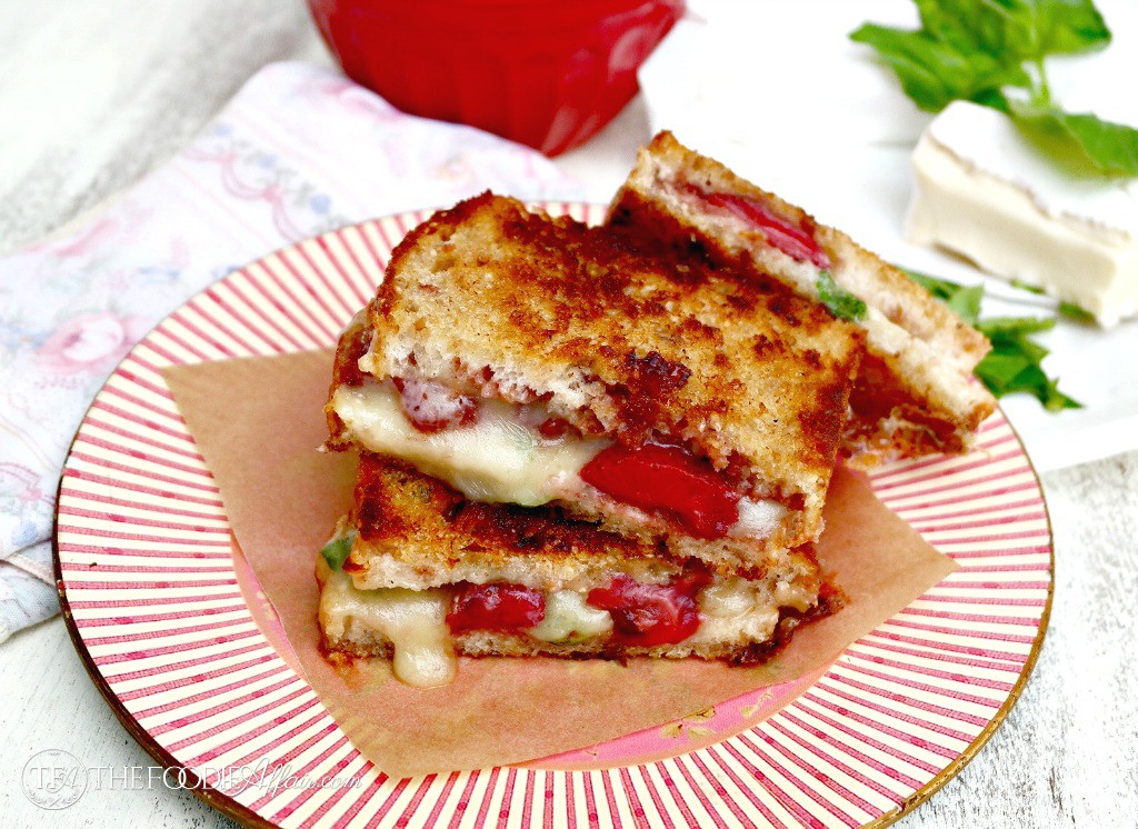 Strawberry Balsamic Brie Grilled Cheese Sandwich - The Foodie Affair