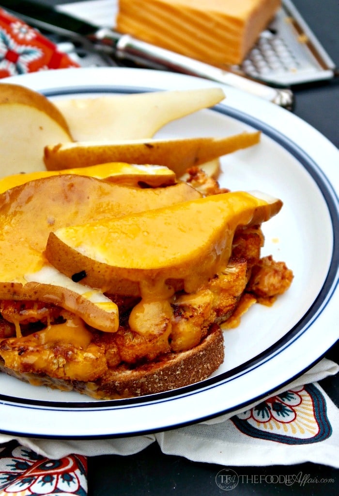 Cauliflower Sandwich With Cheddar Cheese And Pears