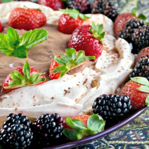 Easy Pavlova Dessert with chocolate yogurt and fresh fruit #pavlova #meringue #ad | thefoodieaffair.com