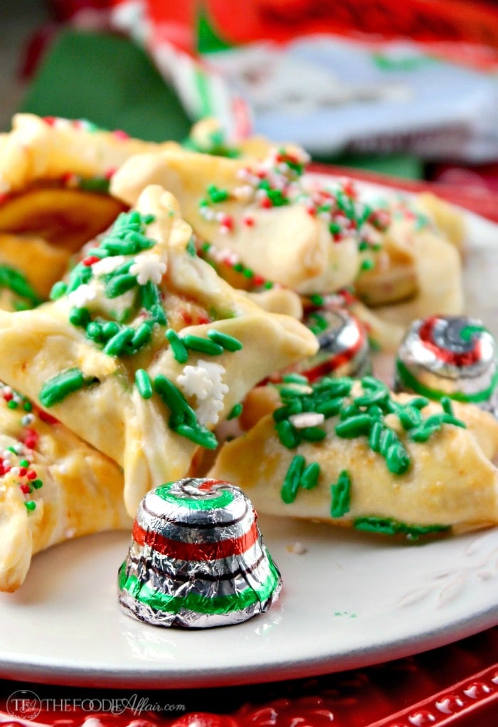 Easy Christmas Cookie Exchange Recipe #cookieswap #cookies #holiday | thefoodieaffair.com