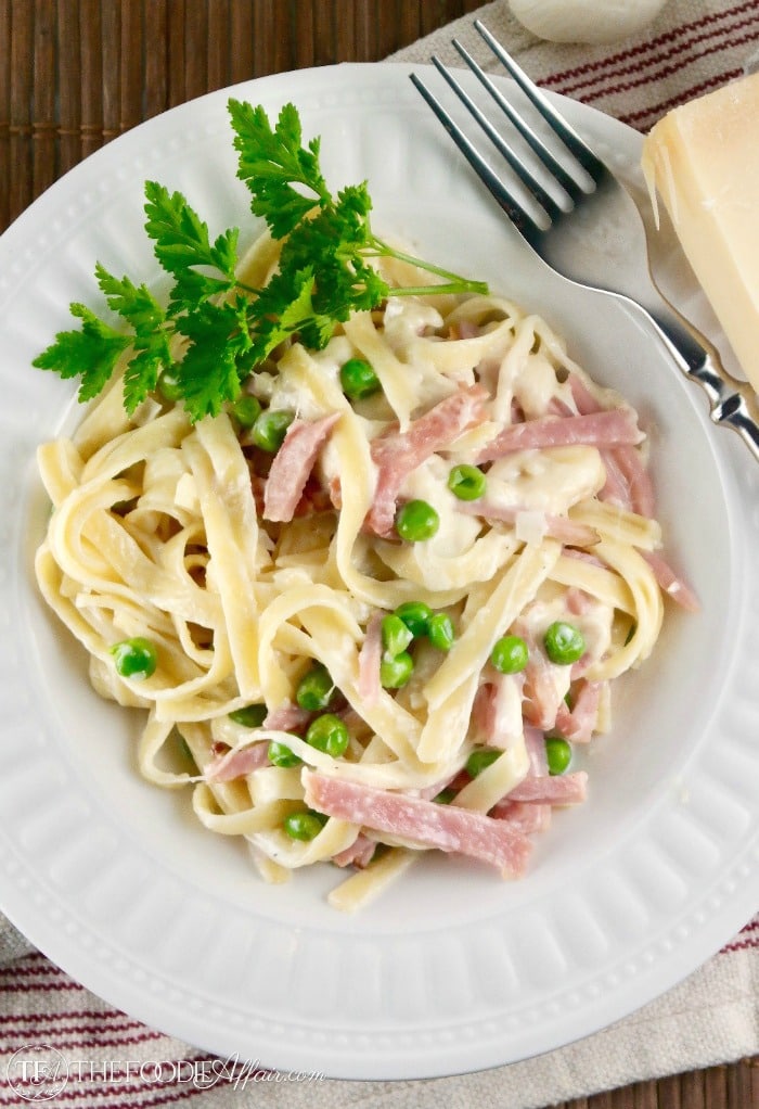 Fettuccine Alfredo with Ham and Peas