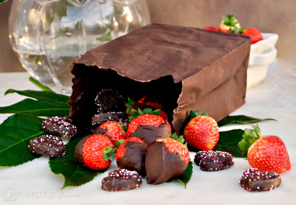 Chocolate Bag Dessert filled with your favorite treats #chocolate #bag #dessert #Valentine | www.thefoodieaffair.com