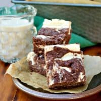 Irish Cream Cheesecake Brownies made with ingredients to keep this treat low carb! #brownies #dessert #Baileys | www.thefoodieaffair.com