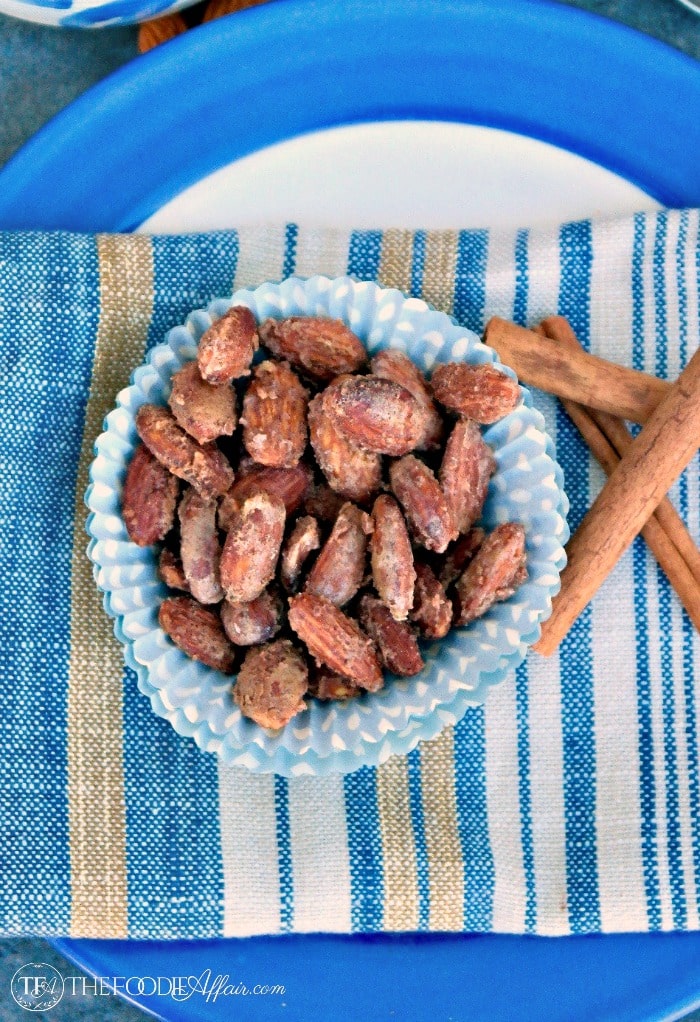 Low Carb Cinnamon Almonds lightly toasted with a sweet tasting glaze! #lowcarb #almonds #cinnamon #snack #healthy | www.thefoodieaffair.com