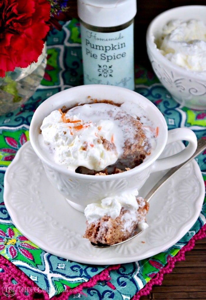 Low Carb Carrot Cake Mug Cake! Satisfy your sweet tooth without baking a whole cake! #lowcarb #keto #dessert | www.thefoodieaffair.com