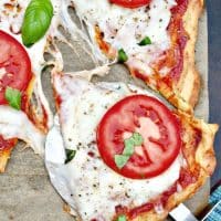 Low Carb Pizza Dough Recipe with caprese topping #pizza #keto | www.thefoodieaffair.com