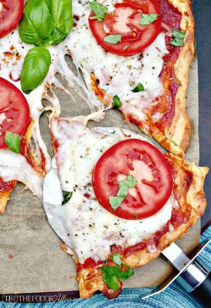 Low Carb Pizza Dough Recipe with caprese topping #pizza #keto | www.thefoodieaffair.com