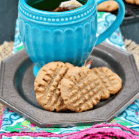 These sugar free peanut butter cookies made with just four ingredients! #sugarfree #lowcarb | www.thefoodieaffair.com