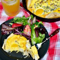 New Zealand Bacon Egg Pie is a great meal to make in advance and enjoy on a picnic. #egg #savory #pie | www.thefoodieaffair.com