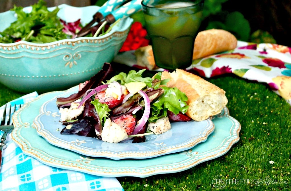 Strawberry Avocado Chicken Salad with a low carb poppy seed dressing is hearty enough for a main meal! #strawberry #avocado #salad #lowcarb | www.thefoodieaffair.com