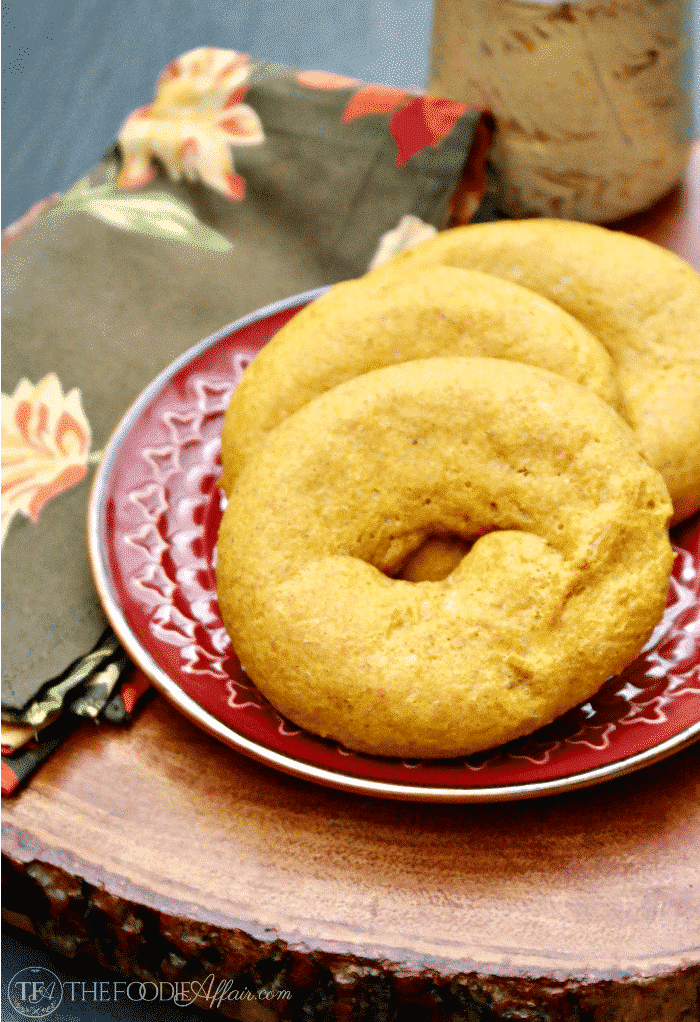 Low Carb Pumpkin Spice Bagels {Flourless Keto Recipe}