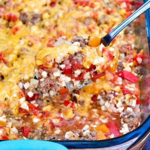 low carb unstuffed bell pepper casserole with cauliflower crumbles for a low carb meal! #StuffedPeppers #LowCarb #casserole | www.thefoodieaffair.com