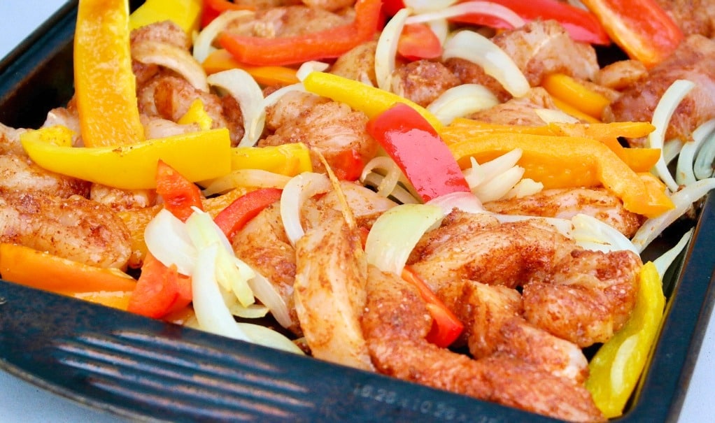Baked Chicken Fajitas : A Complete Change: Baked Chicken Fajitas : They're naturally dairy free, but you can use whatever toppings you like.