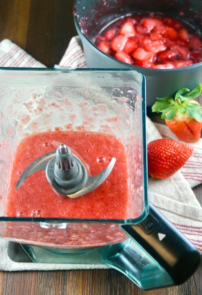 blending strawberry puree