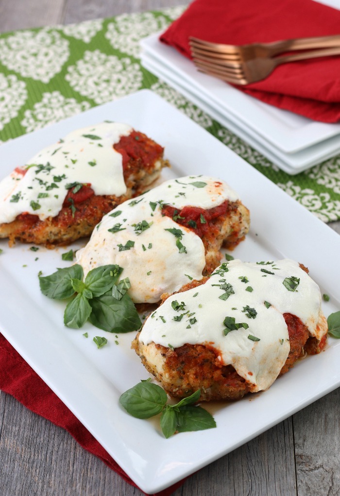 Doesn't this keto chicken parmesan look great now that it is finished?! 