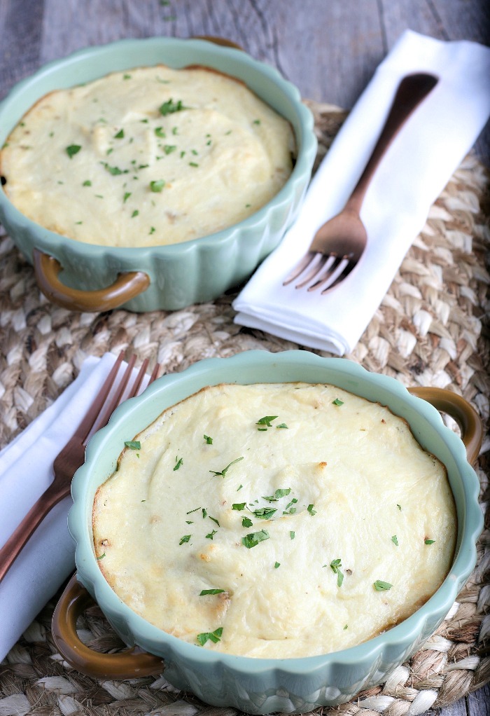 This is a shot of the finished shepherds pie ready to be served and shared! 