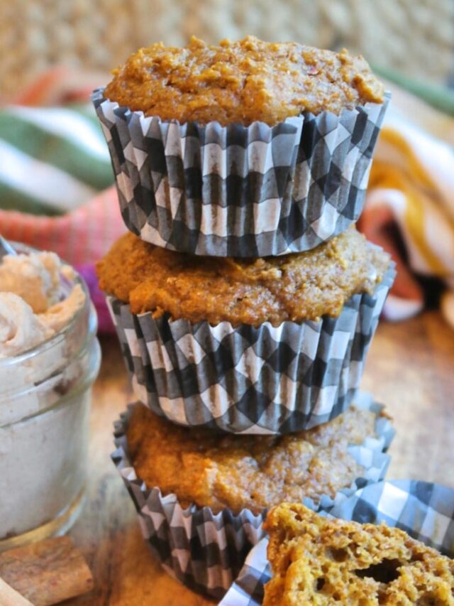 pumpkin-protein-muffin-story-the-foodie-affair