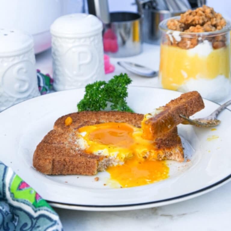 Air Fryer Egg in a Hole Toast