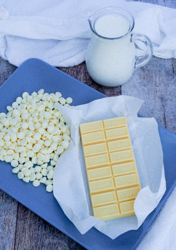 Ingredients to make syrup with white chocolate chips or baking bar. 