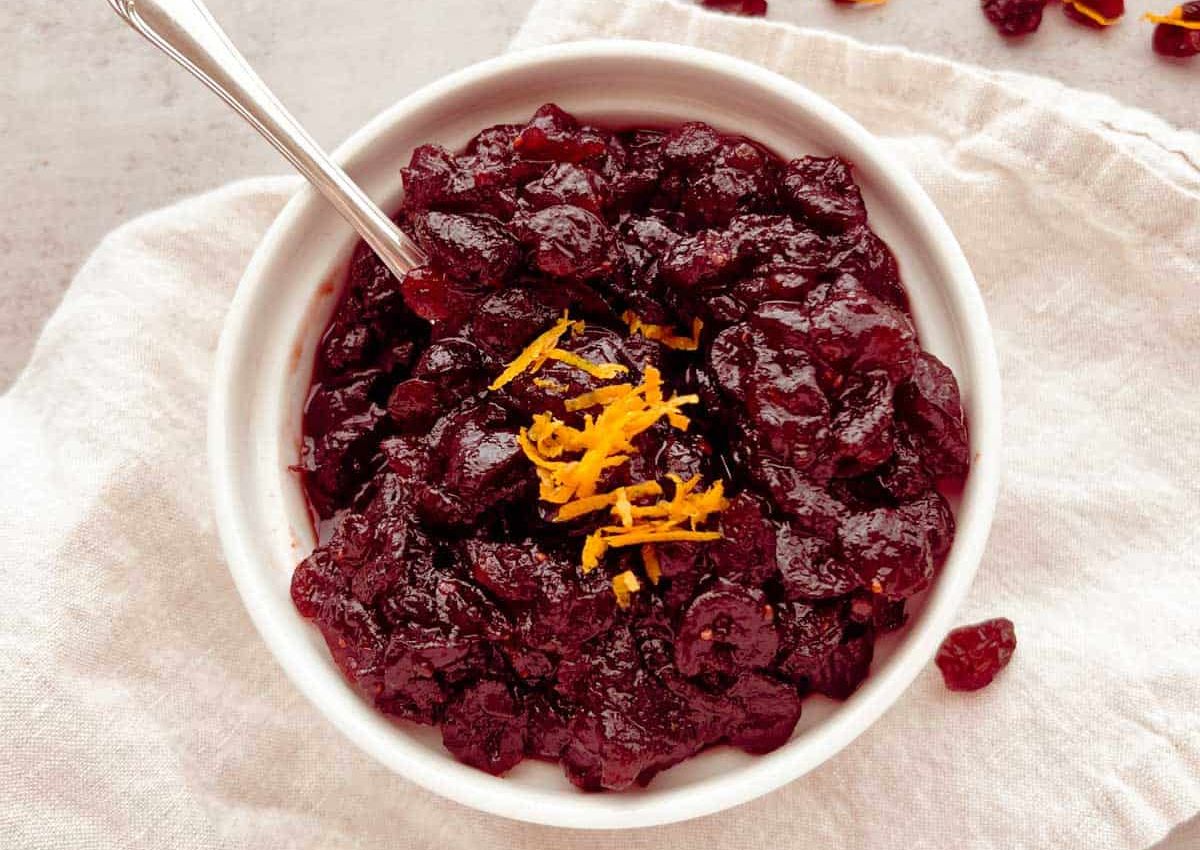 Cranberry sauce in bowl.