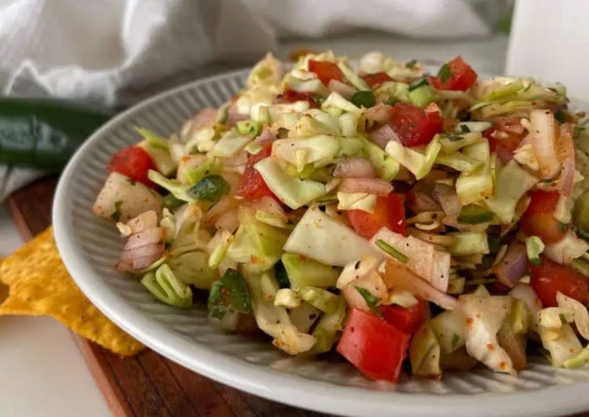 Plate of cabbage pico de gallo.