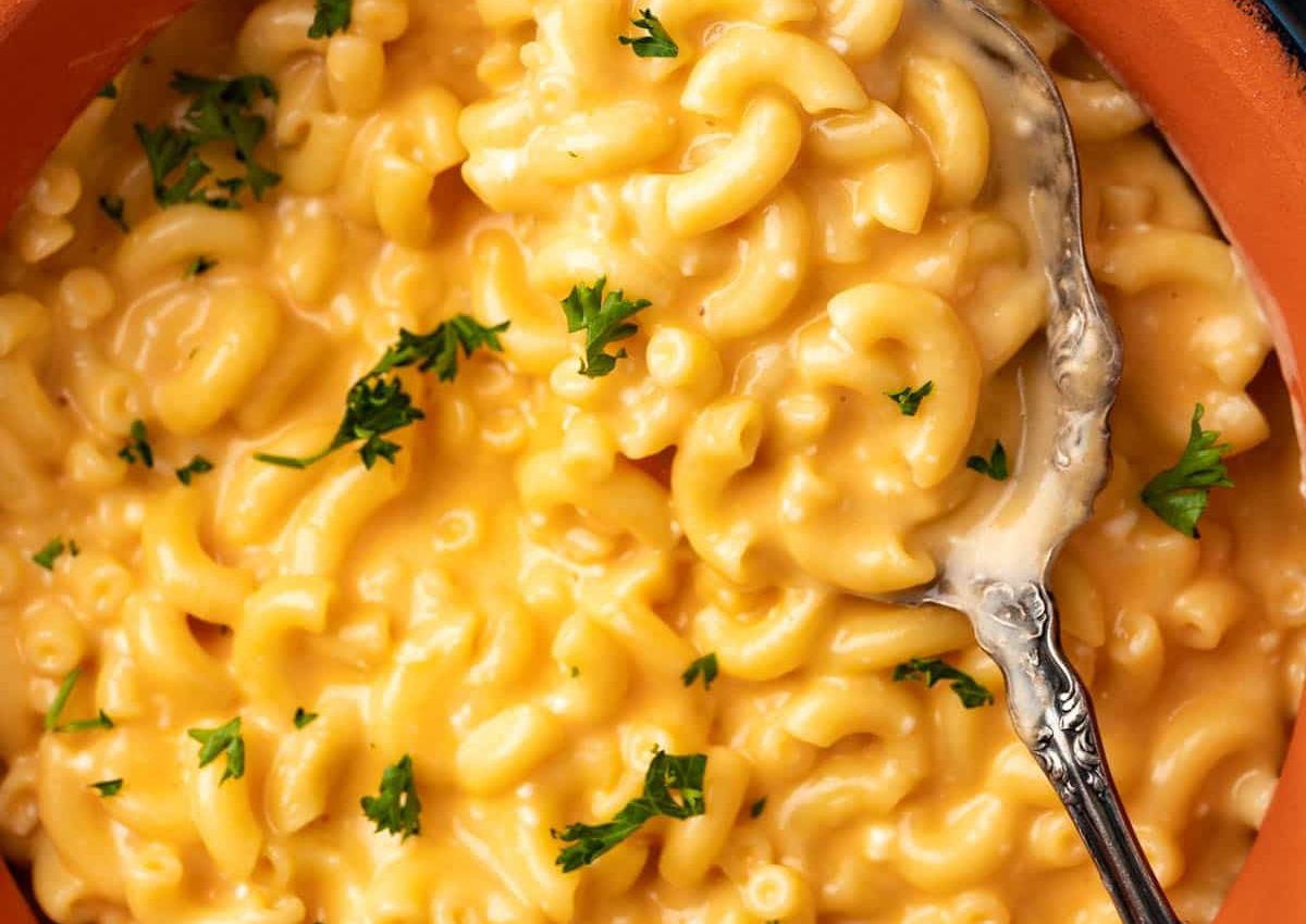 Bowl full of cottage cheese mac and cheese.