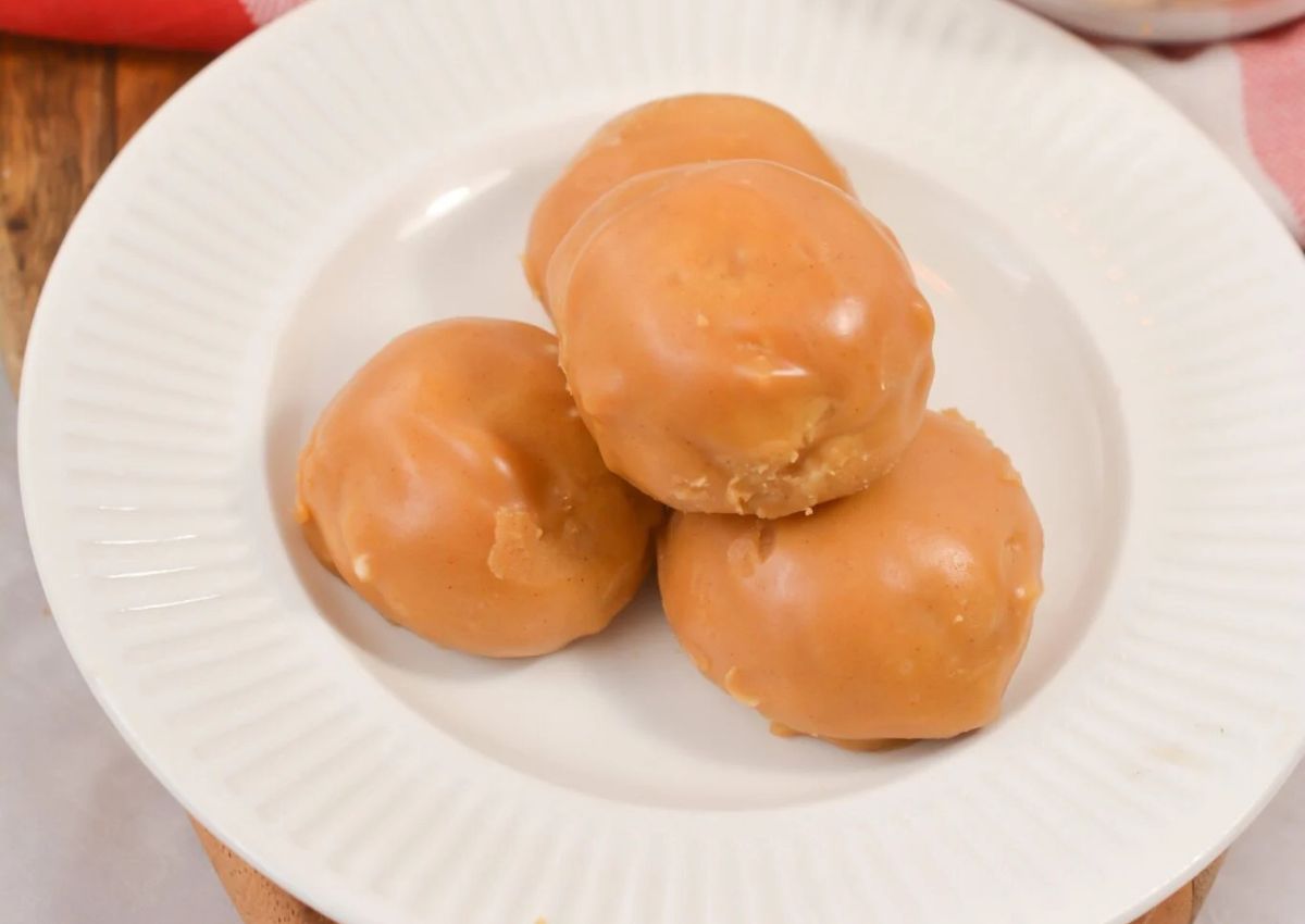 Keto donut holes on a plate.